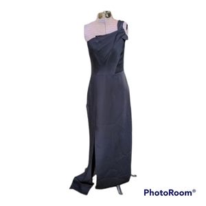 Homecoming Gorgeous Black 2 Strap BCBG Maxazaria Evening Gown Prom Tall